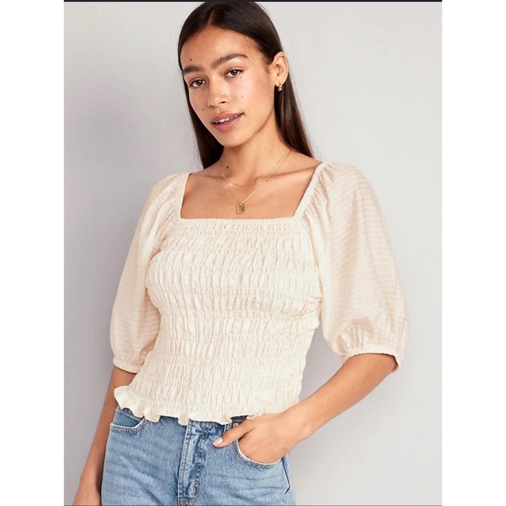 NWT Old Navy Cream Smocked Puff Sleeve Top Size Small‎
